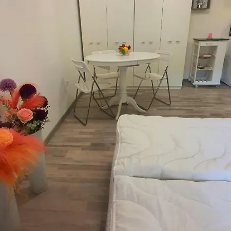 Milla's On Vitoshka! *